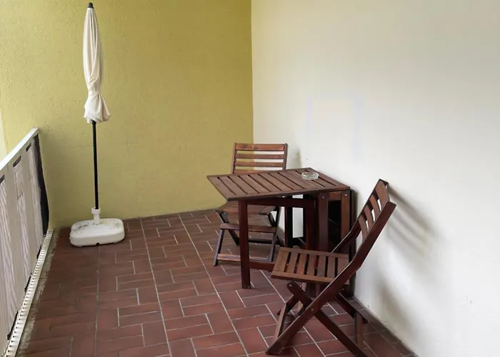 Апартаменты Large Flat With Wifi And Parking Мюнхен