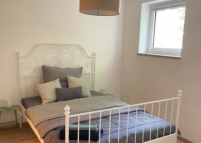 Large Flat With Wifi And Parking דירה *